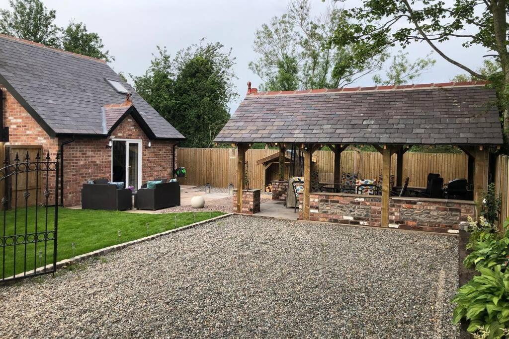 Dove Nest Cottage Blackpool Lytham St Annes Exterior photo